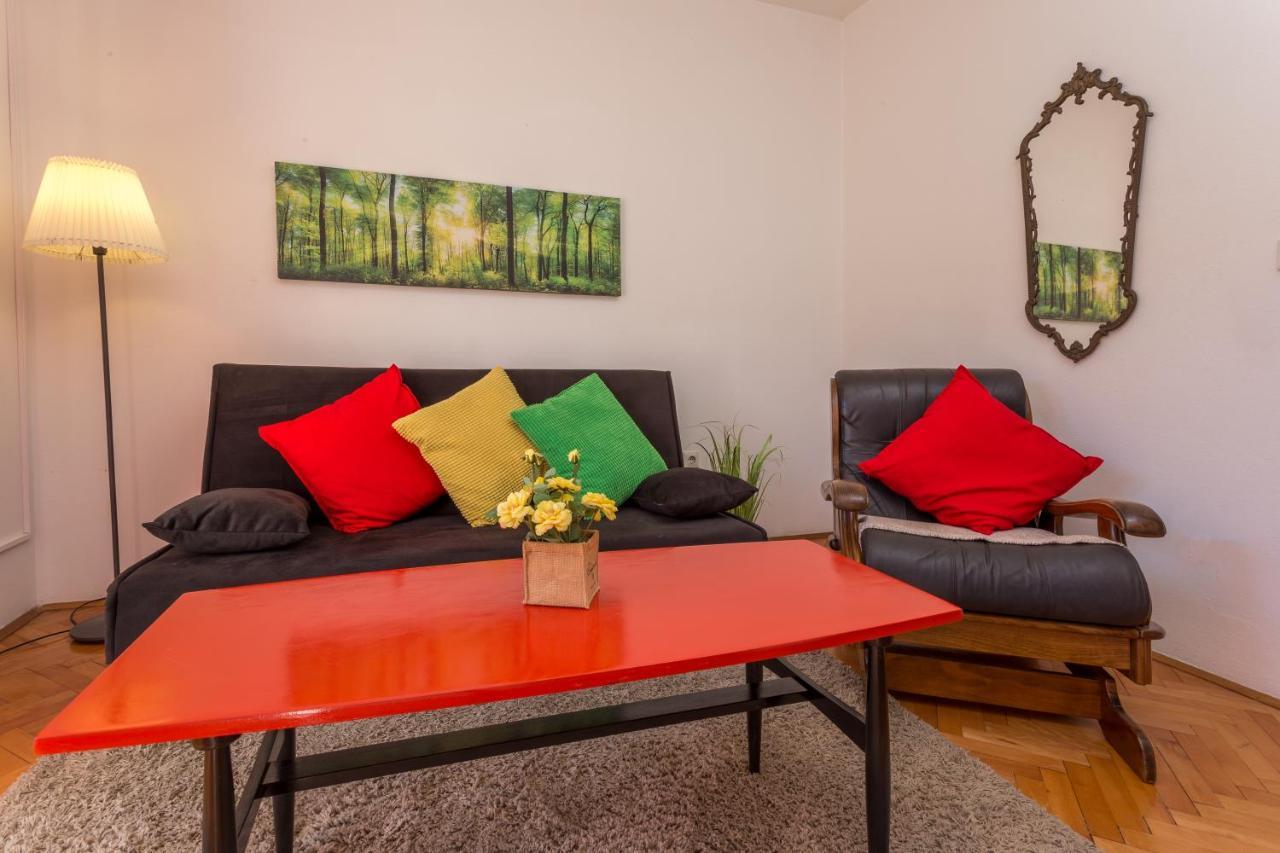 Apartments Marija Bibic ฮวาร์ ภายนอก รูปภาพ
