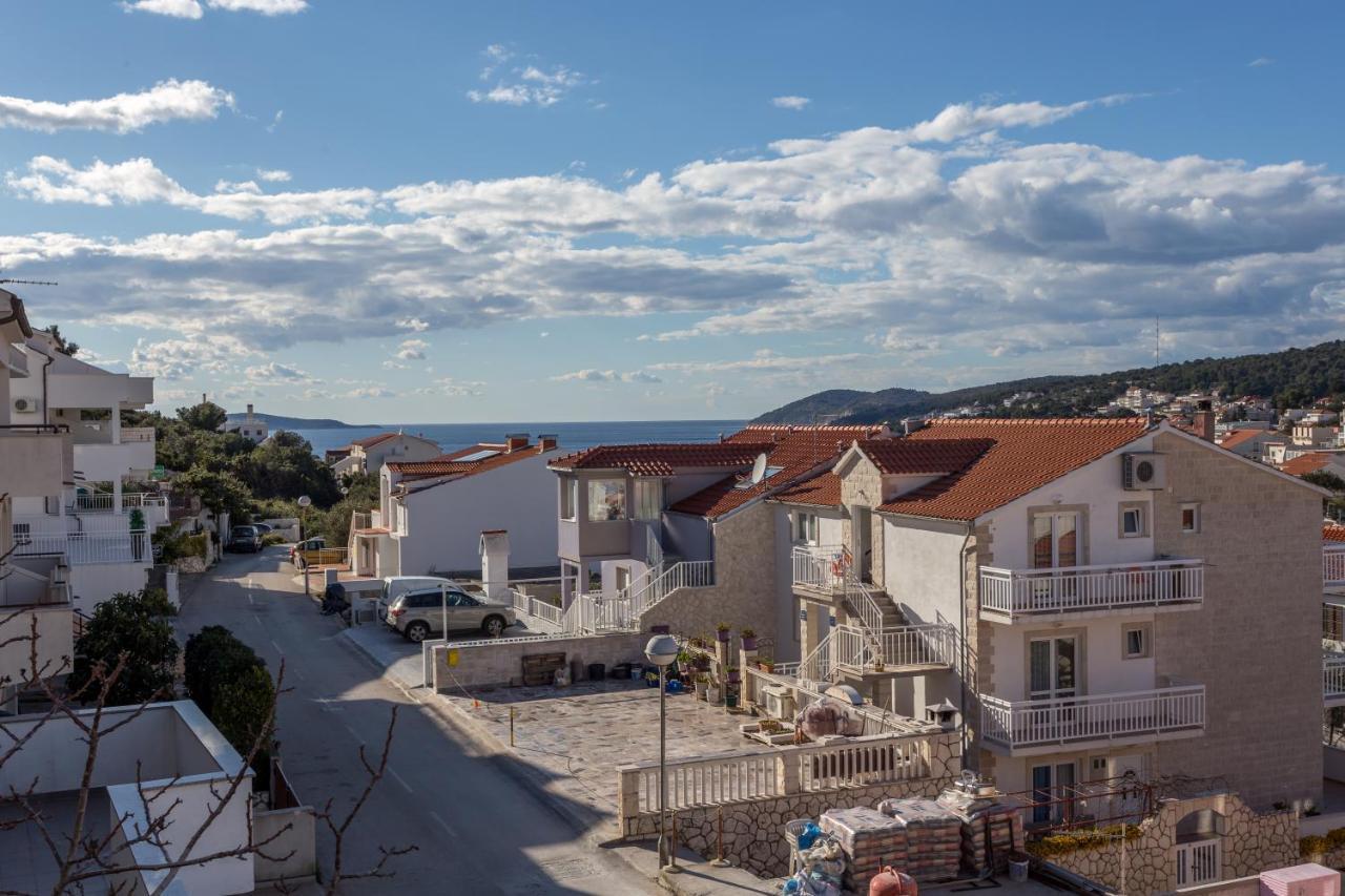 Apartments Marija Bibic ฮวาร์ ภายนอก รูปภาพ