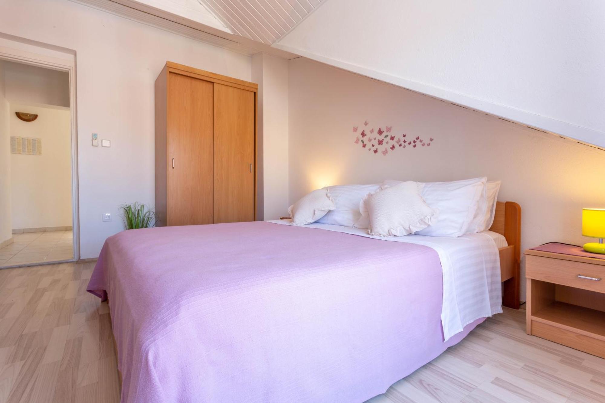 Apartments Marija Bibic ฮวาร์ ภายนอก รูปภาพ